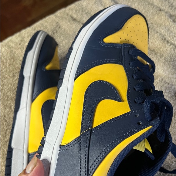 Nike Kids Shoes Yellow and Navy - Picture 11 of 13